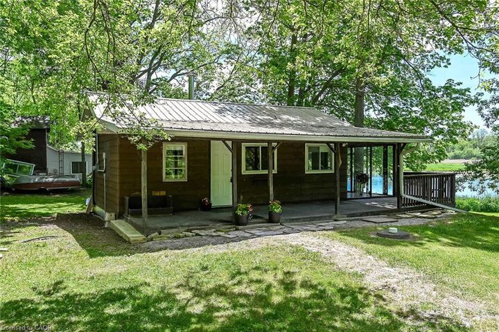 2 Townline Road E — photo 1