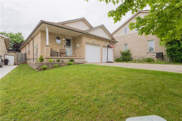 Property Photo:  104 Kent Street  ON N1S 4H2 