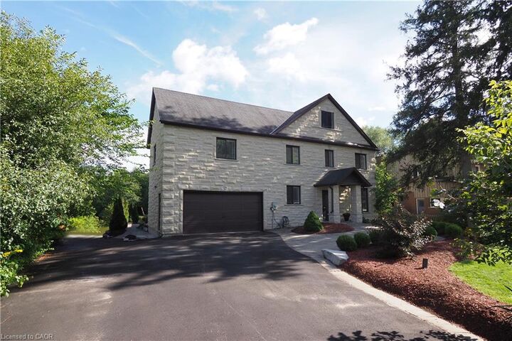 Property Photo: 530 St Andrew Street E ON N1M 1R6