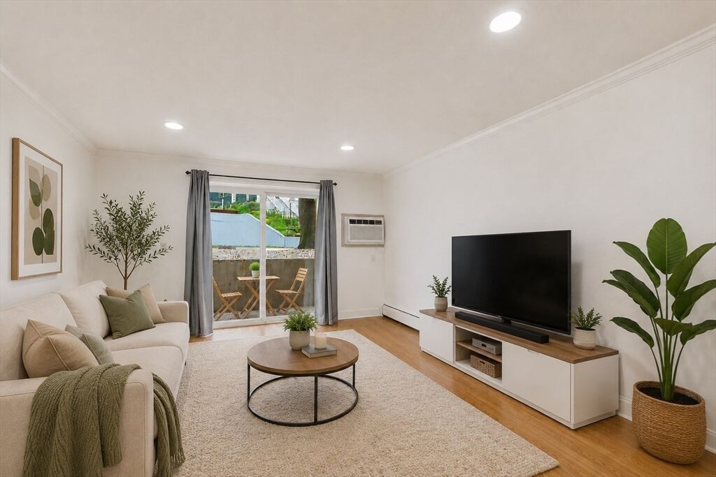 Property Photo:  70 Warren Ave 1-4  MA 02150 