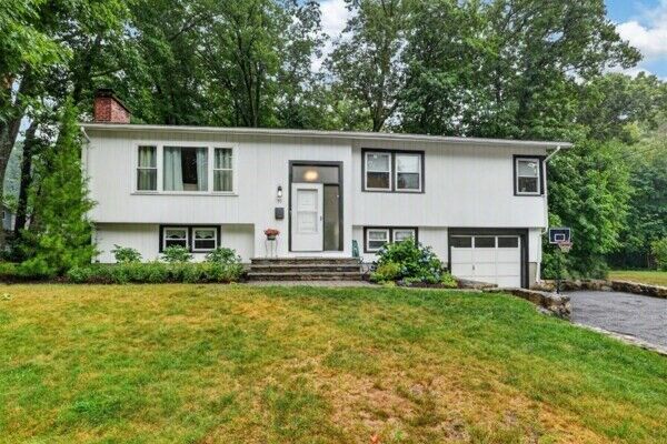 Property Photo:  11 Geraldine Road  MA 01701 