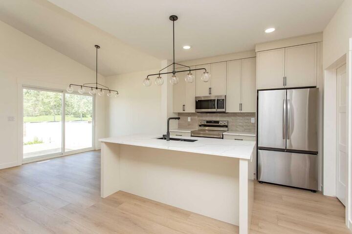 Property Photo:  60 Emmett Crescent  AB T4P 3G7 