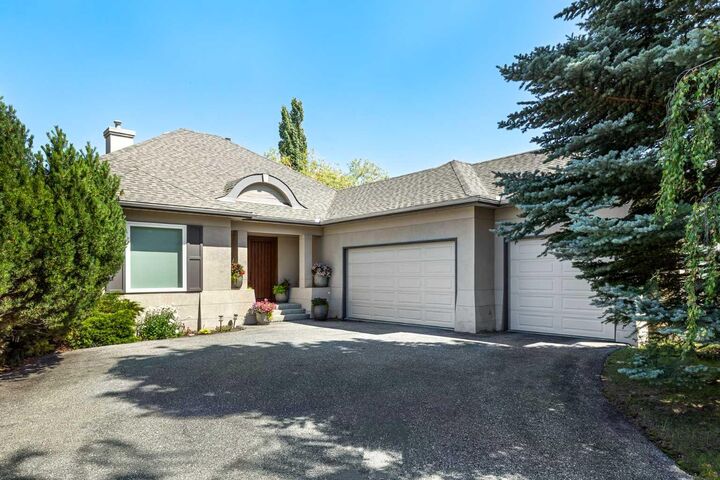 Property Photo:  33 Ridge Pointe Drive  AB T1S 4H1 
