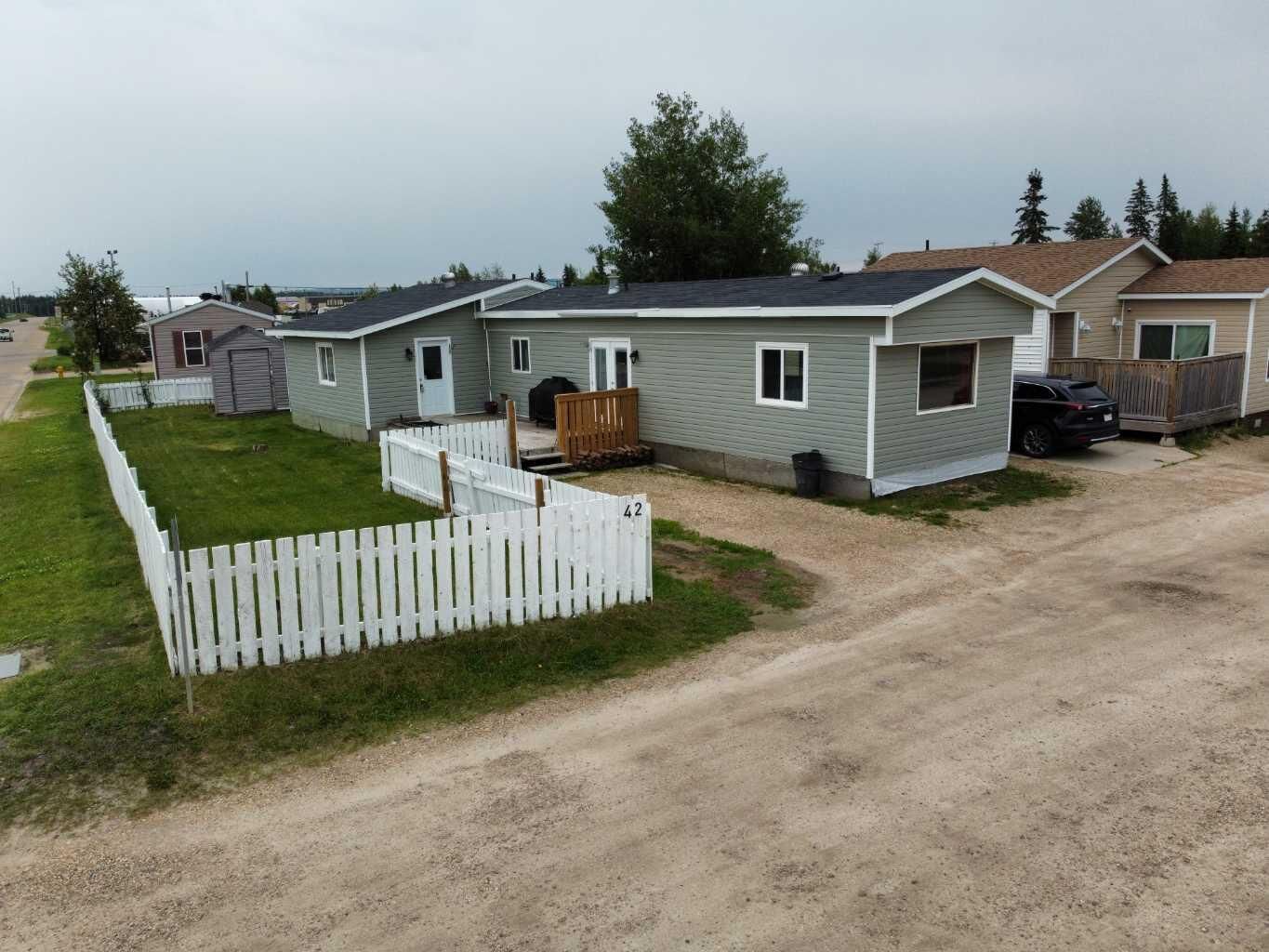 Property Photo: 42 Evergreen Crescent AB T7S 1J2
