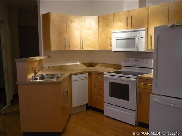 Property Photo: 4304 51 Street 5 AB T0H 3G0