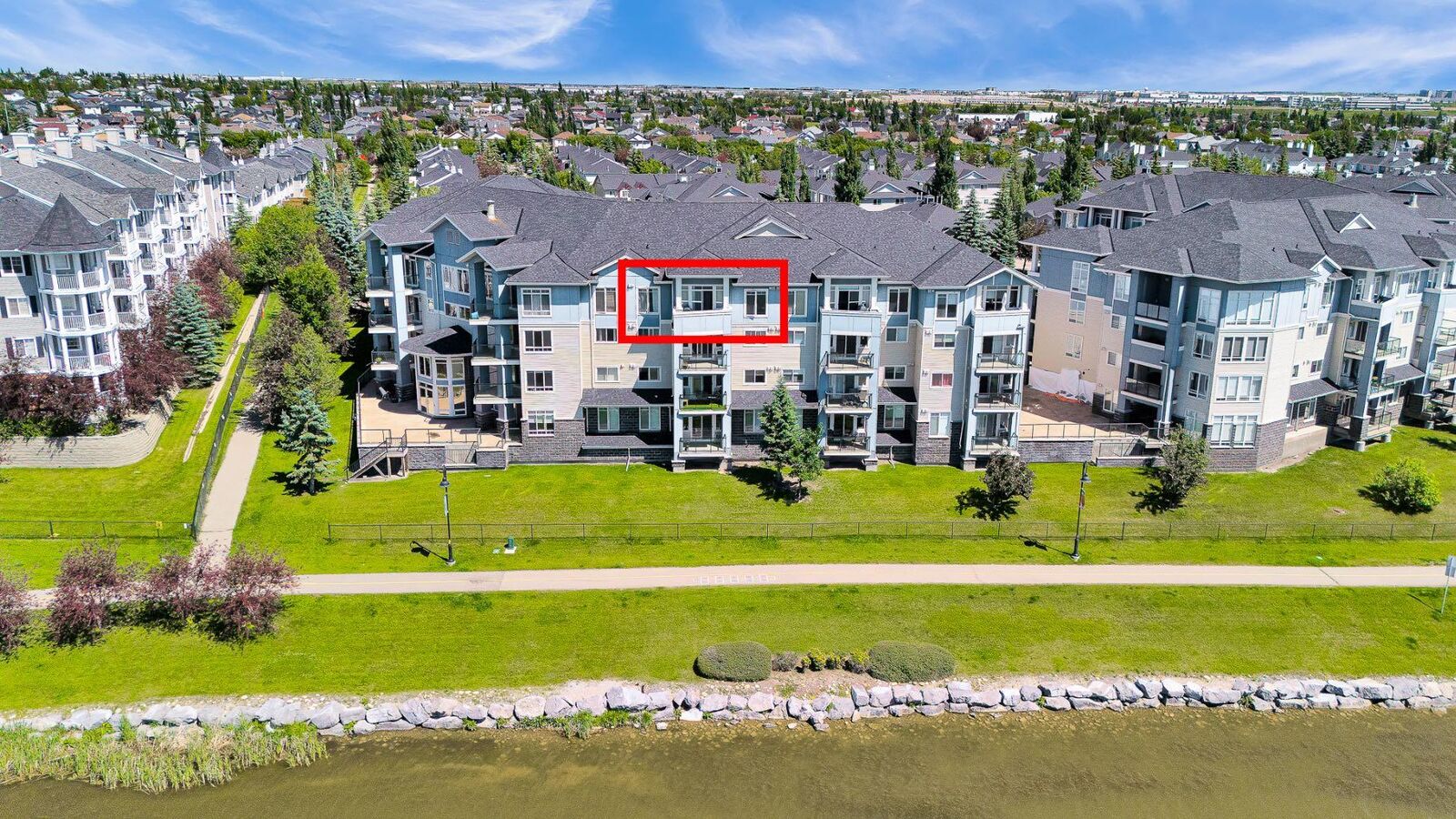 Property Photo:  108 Country Village Circle NE 408  AB T3K 0E3 