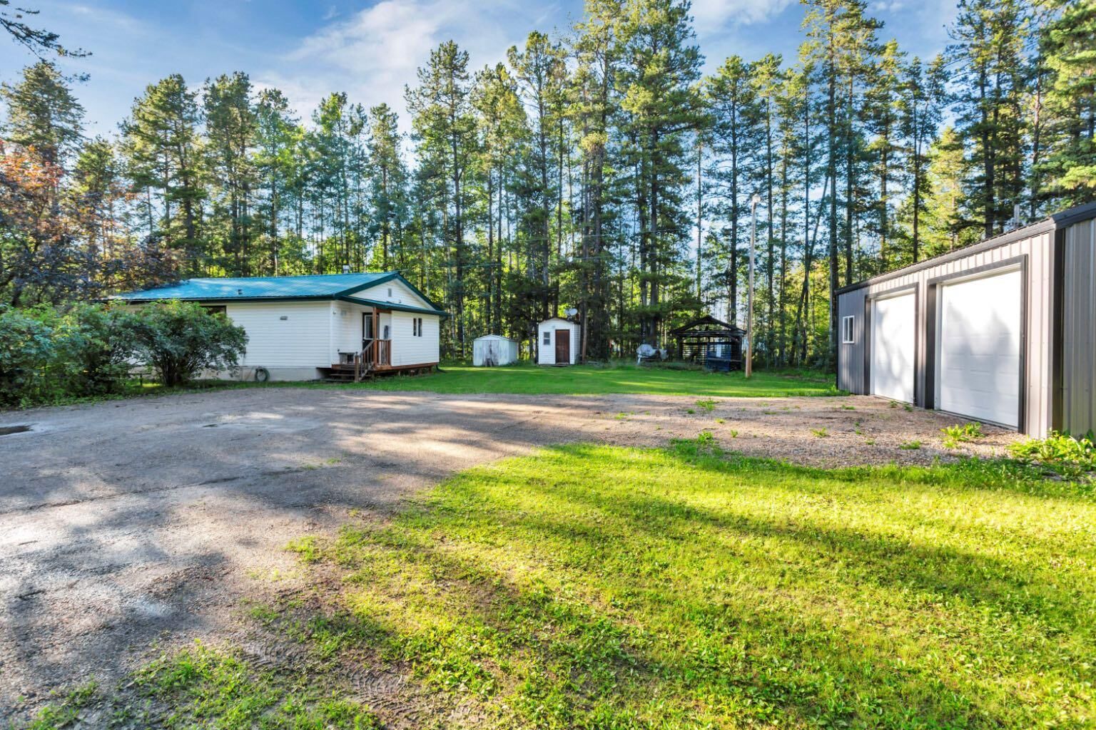 Property Photo:  394051 Range Road 6-5  AB T4T 1V5 