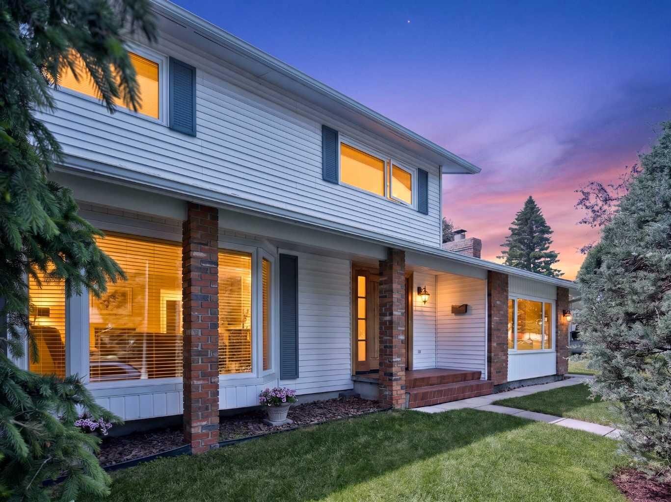 Property Photo: 10723 Maplebend Drive SE AB T2J 1X3