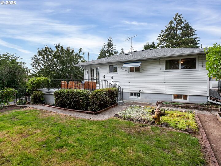 Property Photo: 4204 SE Adams St OR 97222