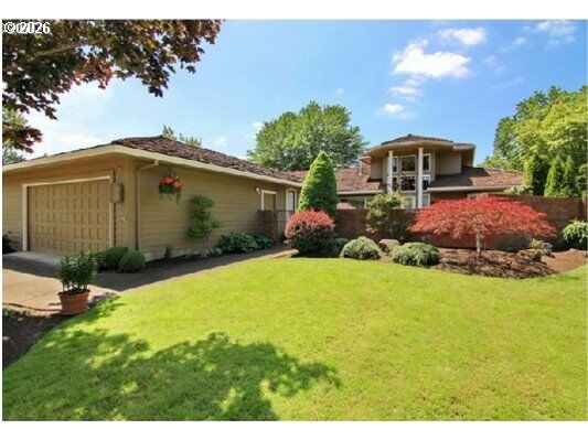 Property Photo:  8220 SW Fairway Dr  OR 97070 