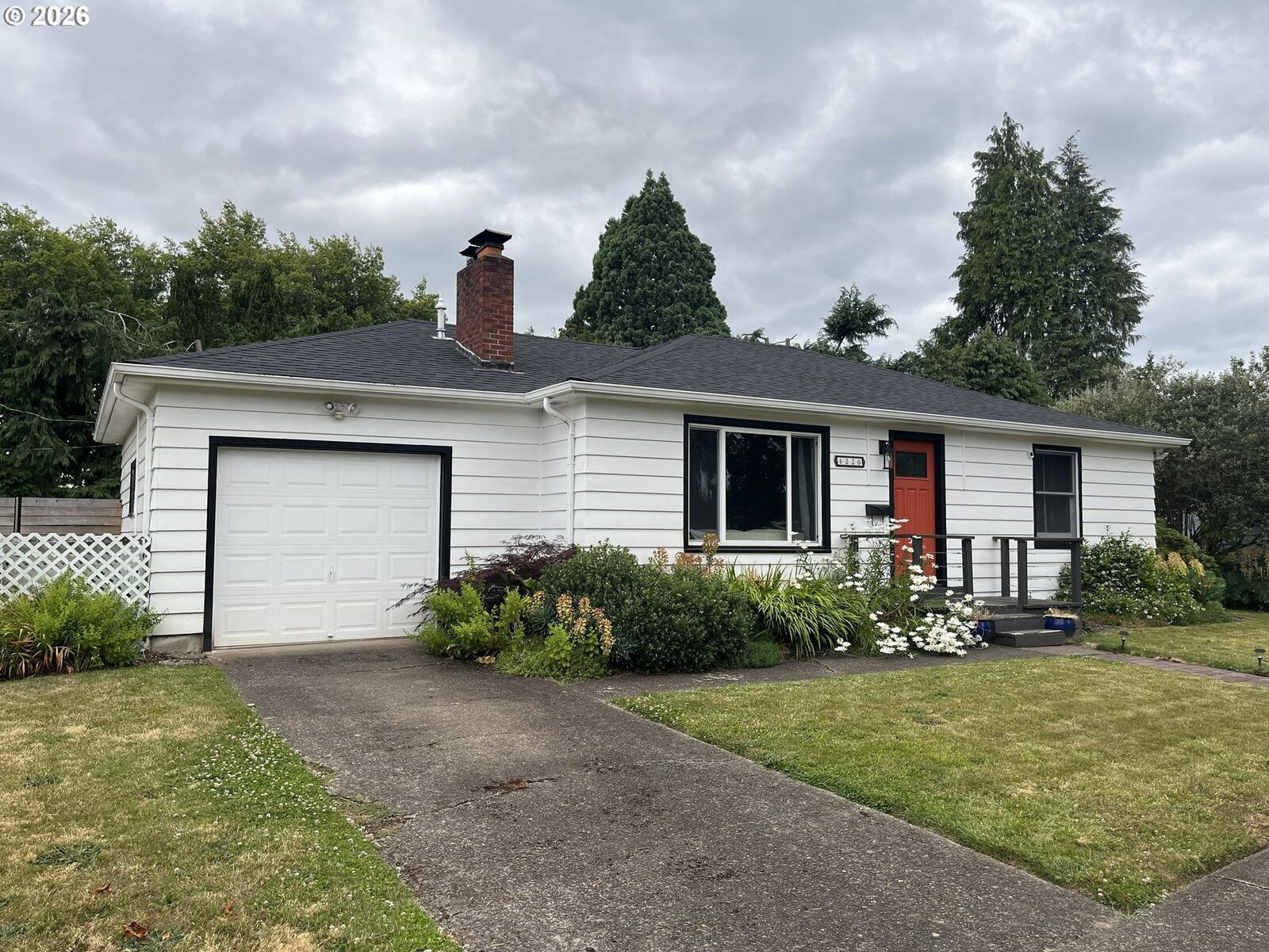 Property Photo:  1220 NW 16th St  OR 97330 