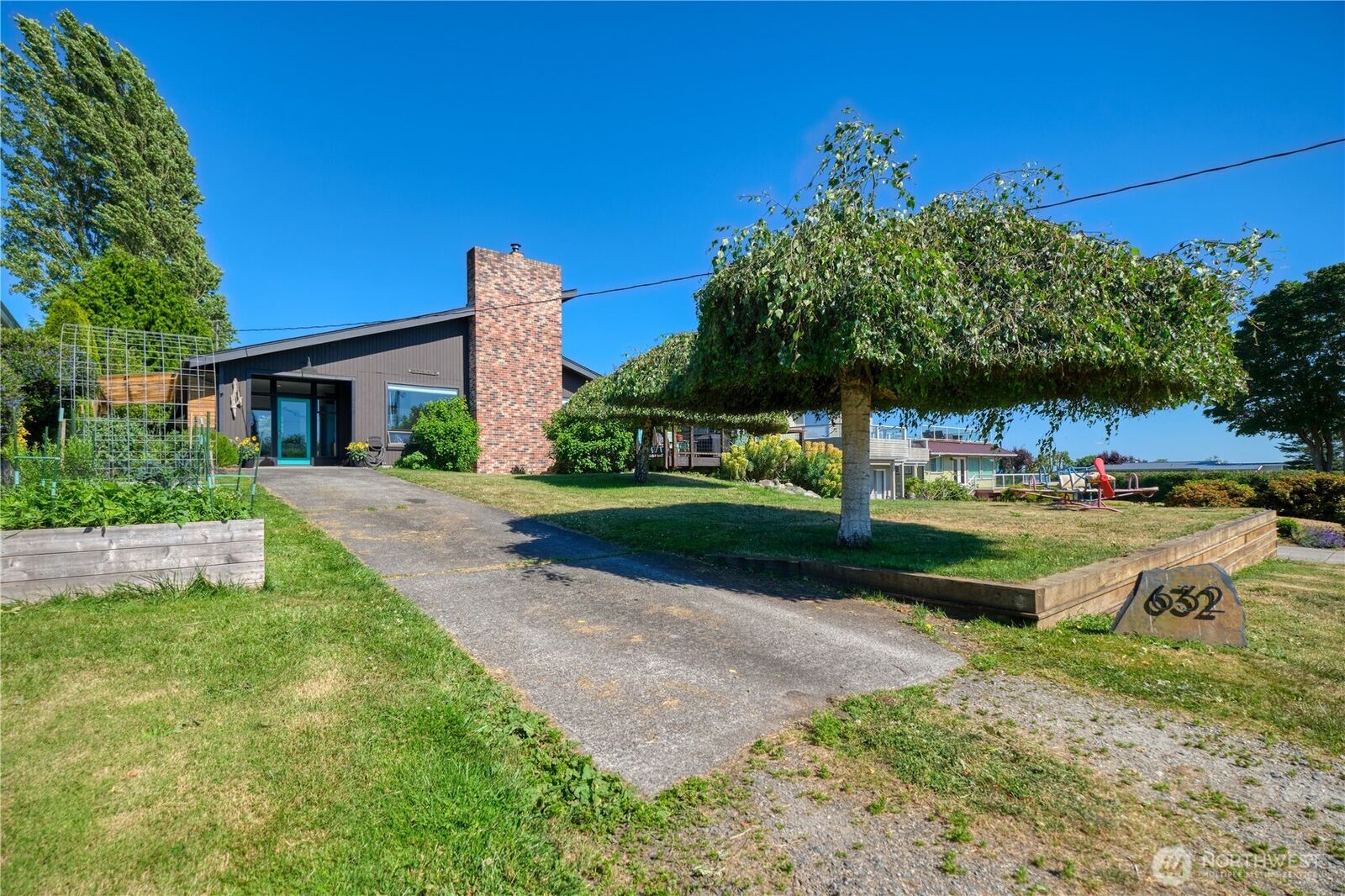 Property Photo:  632  Highland Drive  WA 98281 
