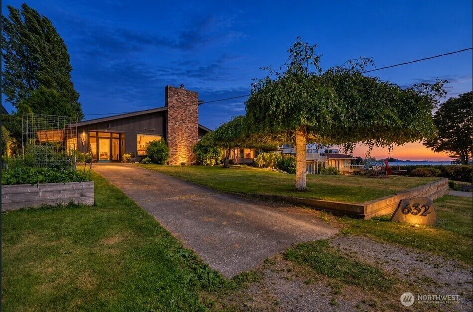 Property Photo: 632 Highland Drive WA 98281