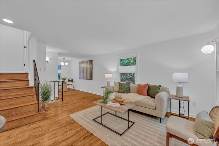 Property Photo:  2315 B  Franklin Avenue E B  WA 98102 