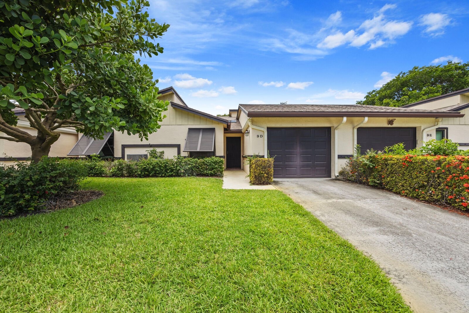 Property Photo: 9 Ridge Pointe Drive D FL 33435