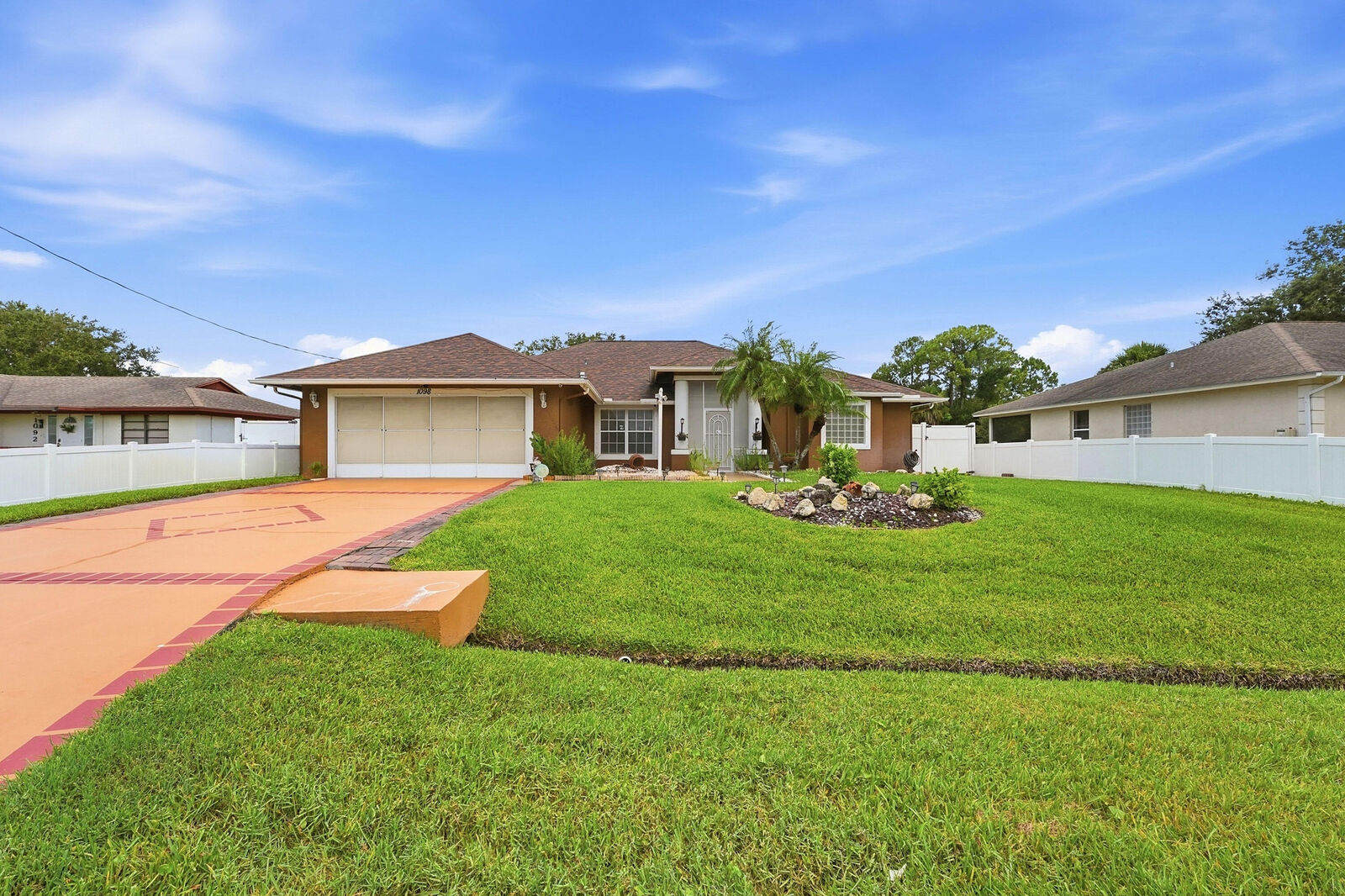 Property Photo:  1098 SW Sudder Avenue  FL 34953 