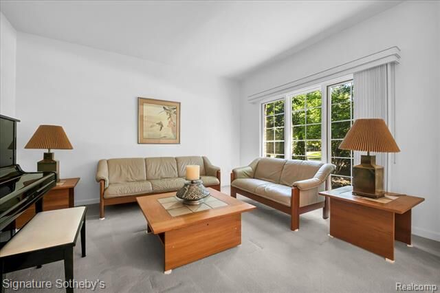 Property Photo: 6925 Elm Park Drive MI 48098
