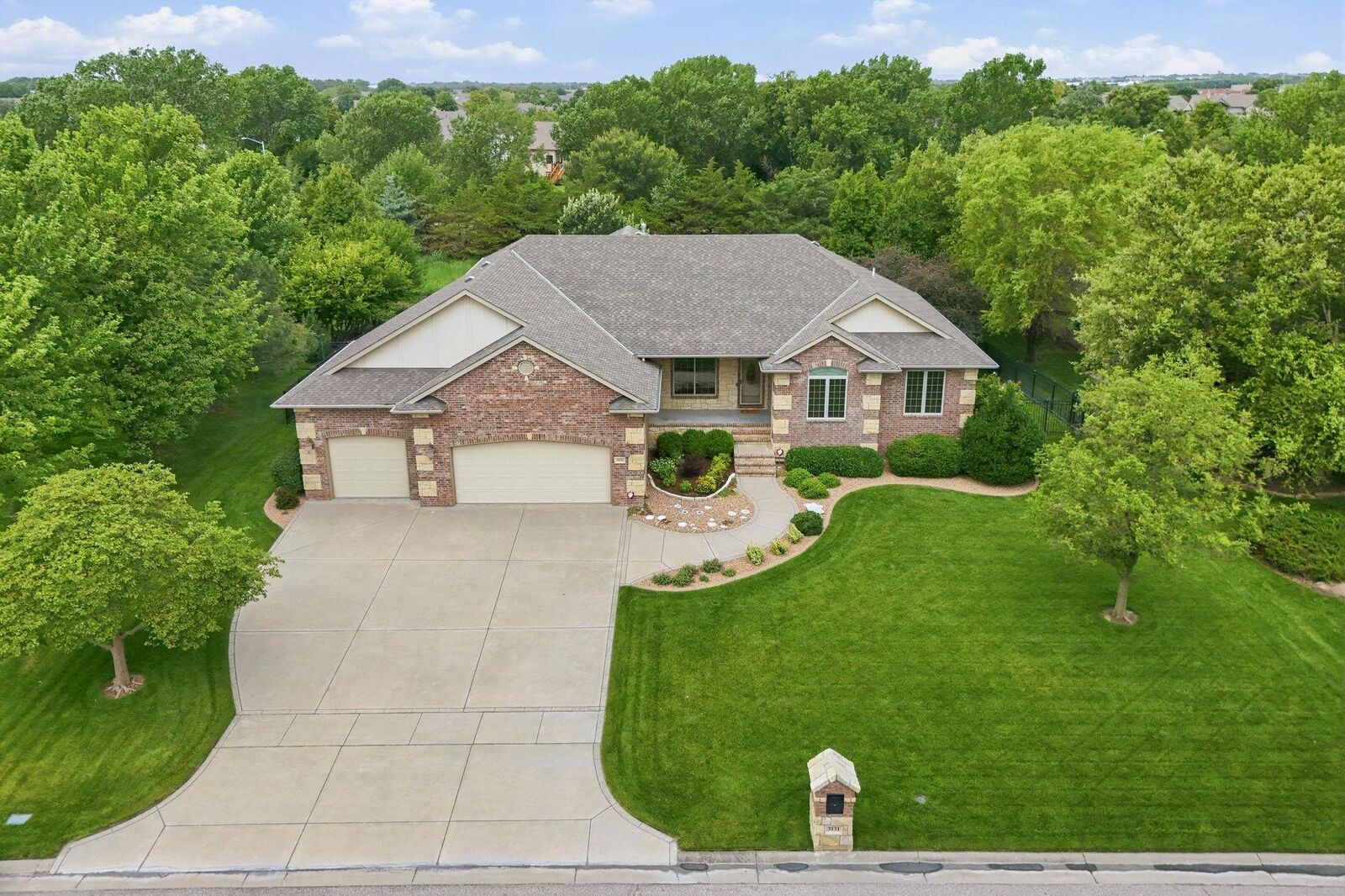 Property Photo:  3131 N Den Hollow St  KS 67205 