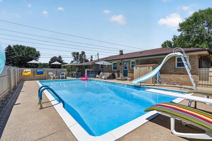 Property Photo: 2204 E Huebbe Parkway WI 53511