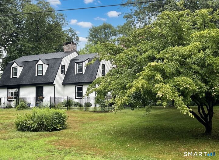 Property Photo: 530 Bloomfield Avenue CT 06002