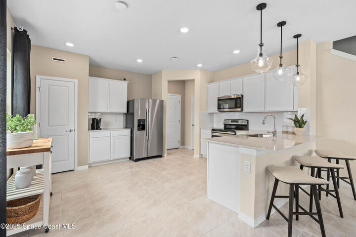 Property Photo:  4401 Jetty Lane NE  FL 32905 