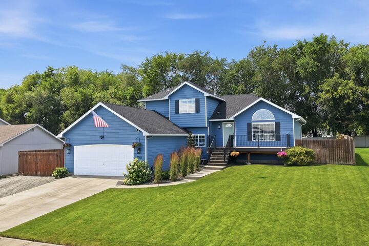 Property Photo:  8803 N Maple St  WA 99208 