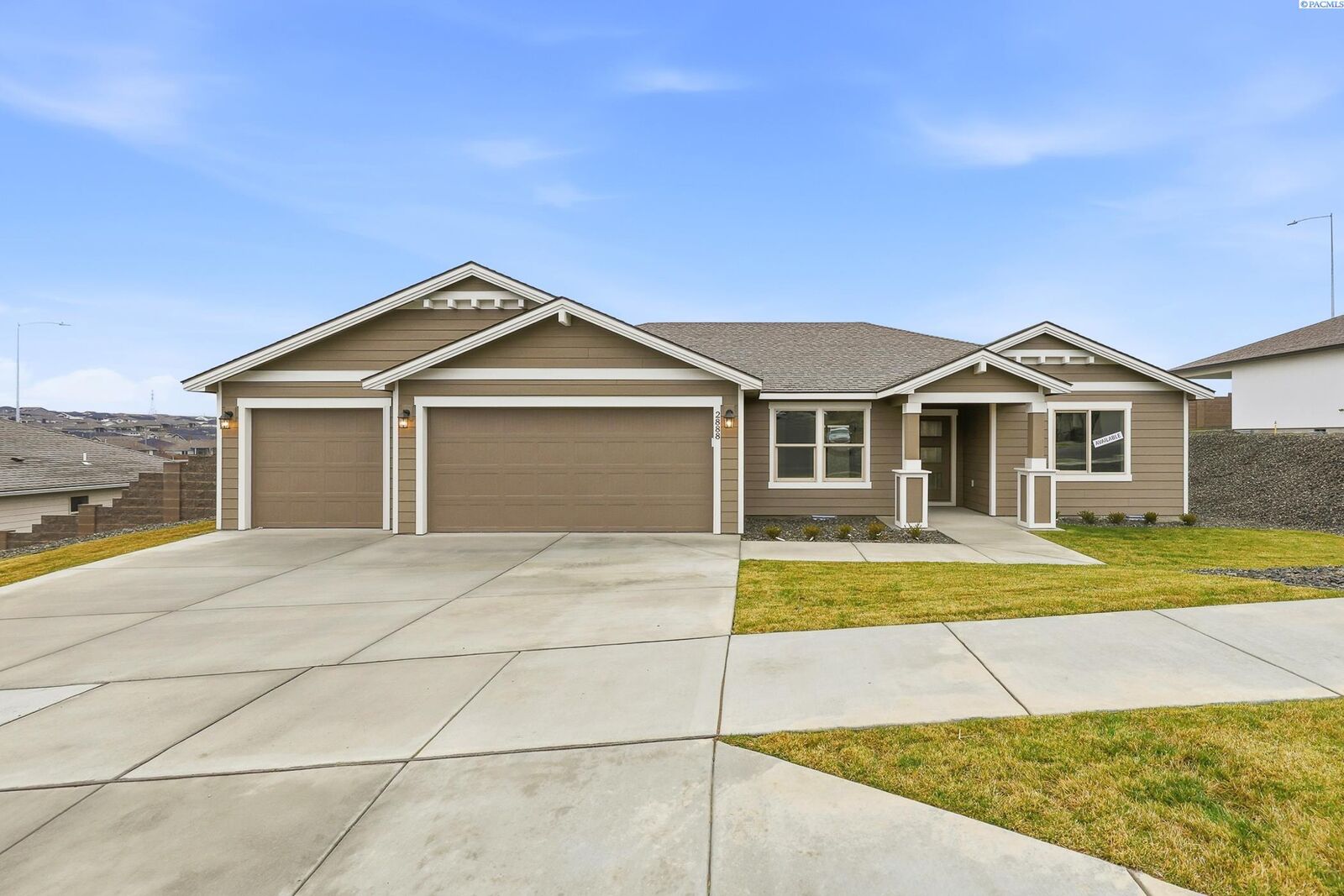 Property Photo: 2888 S Roosevelt St WA 99338