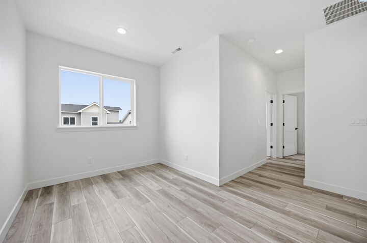 Property Photo:  4449 Conifer St  WA 99353 