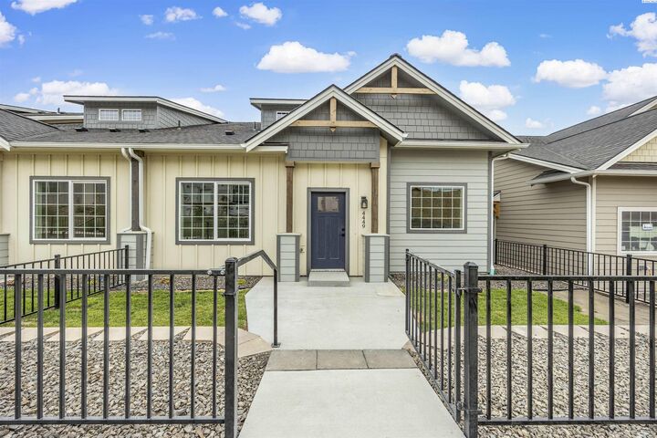 Property Photo:  4449 Conifer St  WA 99353 
