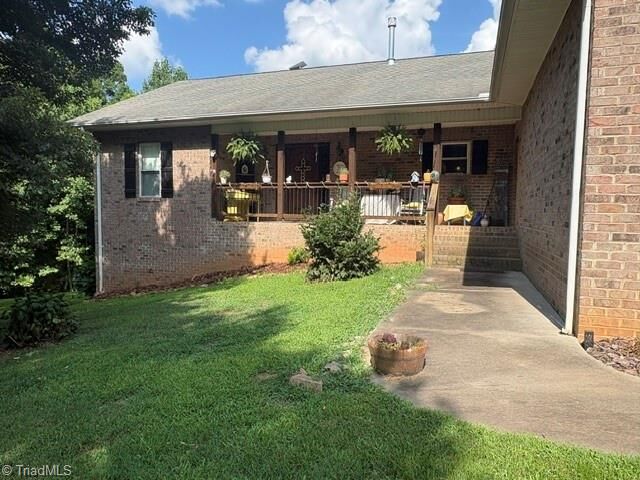 Property Photo:  226 Barefield Drive  NC 28651 
