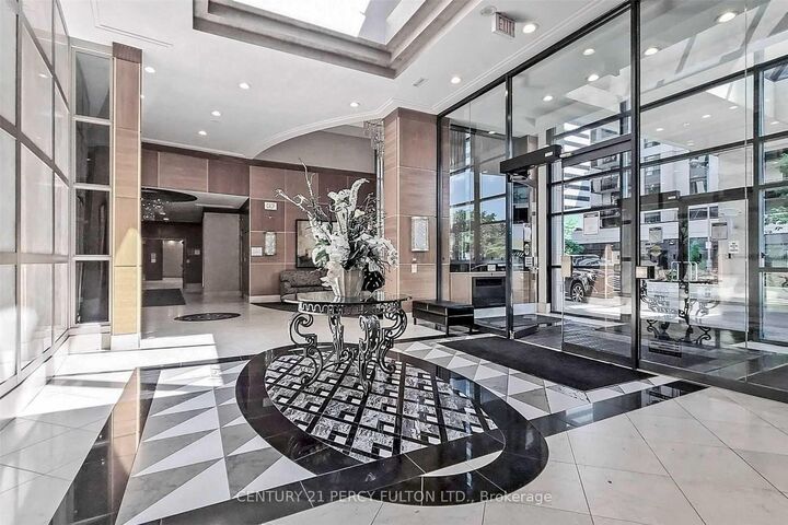 Property Photo:  155 Beecroft Road 1716  ON M2N 7C6 