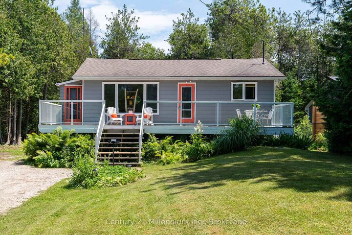 Photo de la propriété:  553 Bay Street  ON N0H 2T0 