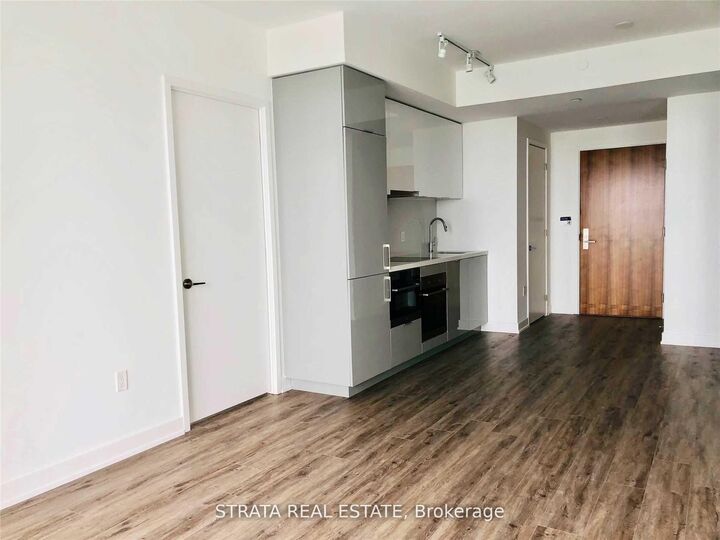 Property Photo:  15 Queens Quay 2201  ON M5E 0C5 