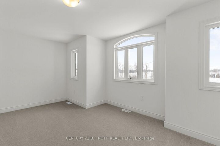 Property Photo:  2974 Monarch Drive  ON L3V 8M8 