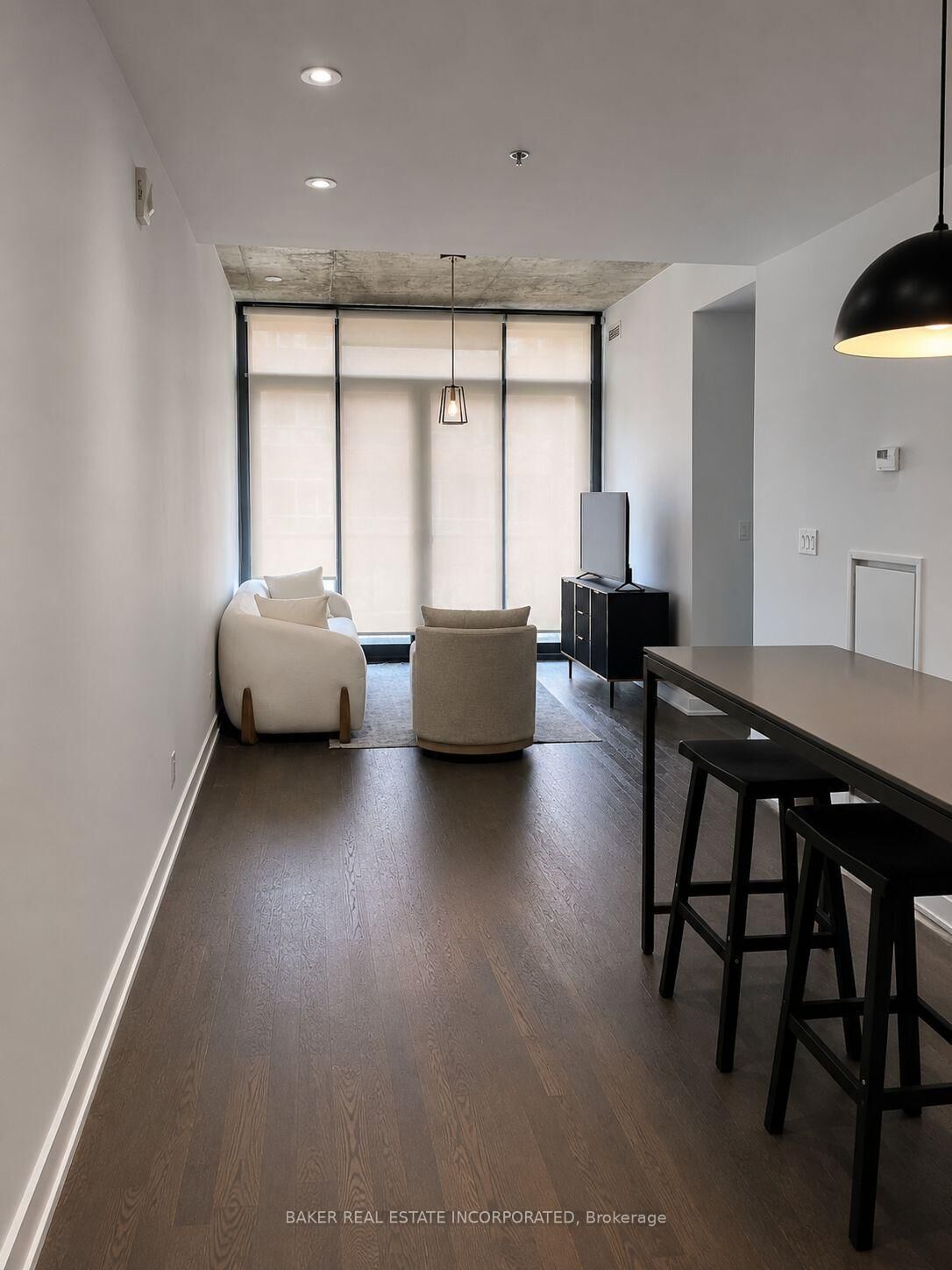 Property Photo:  8 Dovercourt Road 1008  ON M6J 0B6 