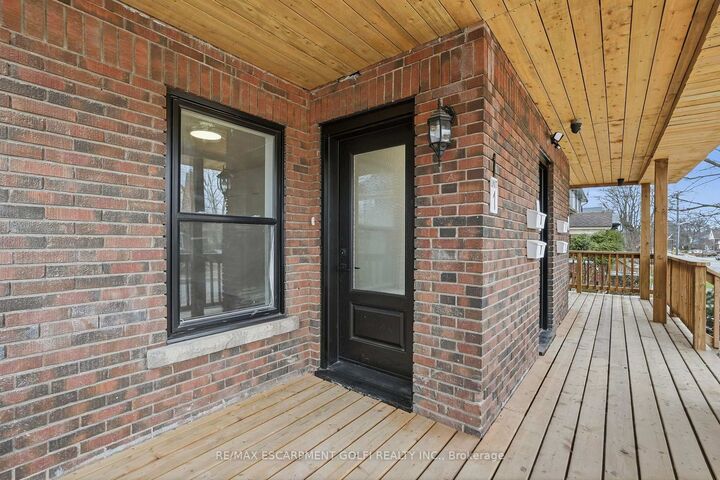 Property Photo: 4876 Simcoe Street 1 ON L2E 1V9