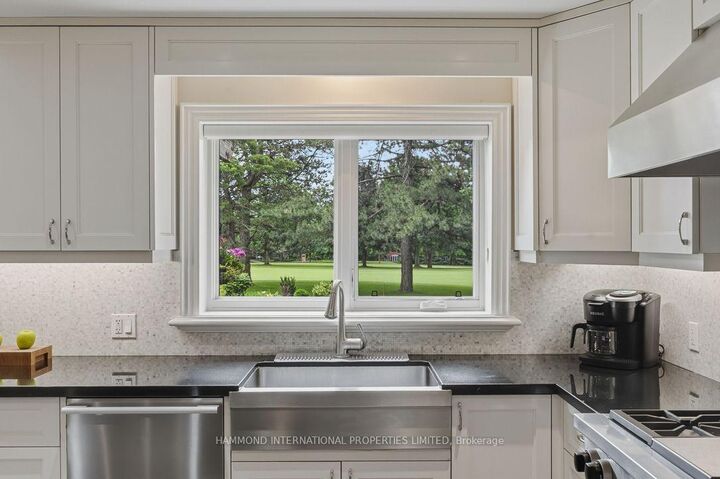 Property Photo: 19 Fairway Heights Crescent ON L3T 1K1
