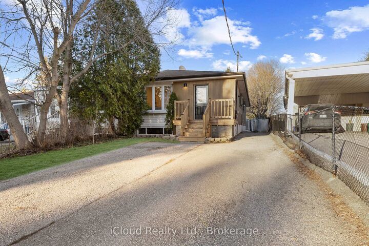 Property Photo: 107 Bayview Parkway ON L3Y 3W2
