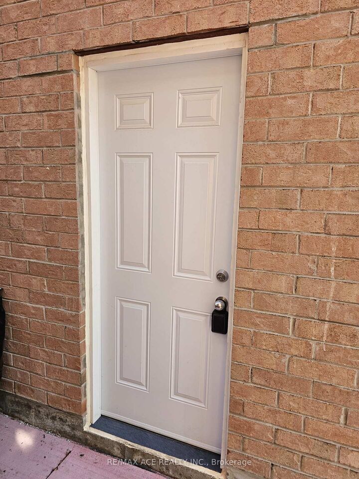 Property Photo:  49 Wharnsby Drive Bsmt  ON M1X 1Y5 