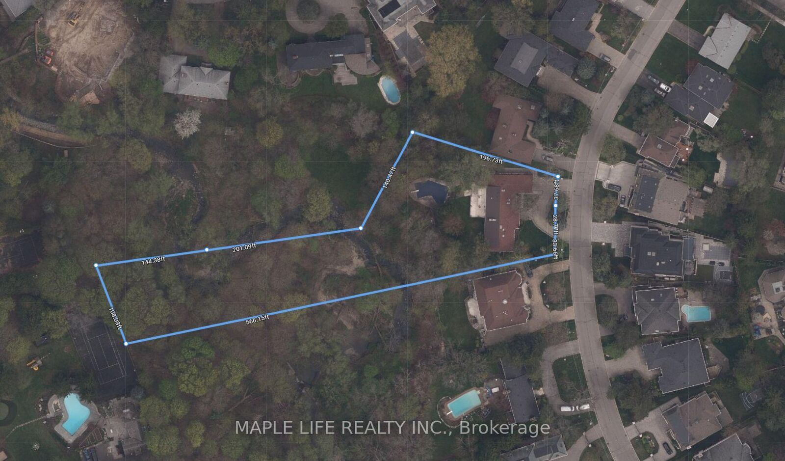 Property Photo:  16 Brian Cliff Drive  ON M3B 2G2 
