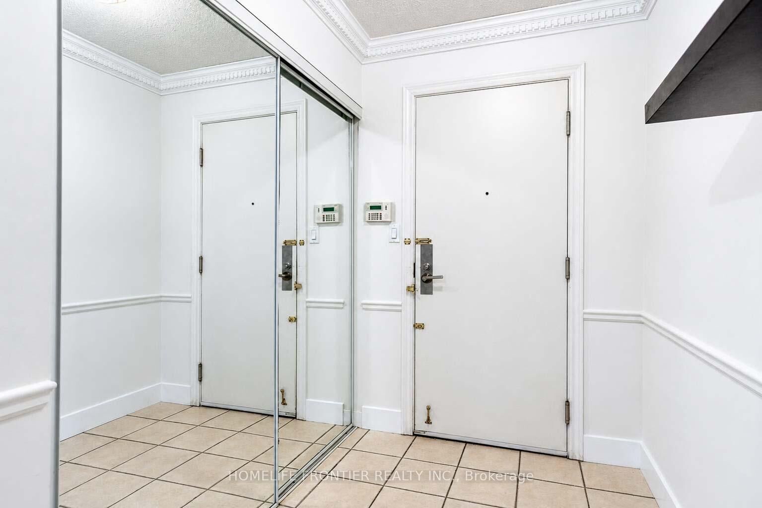 Property Photo: 88 Grandview Way 312 ON M2N 6V6