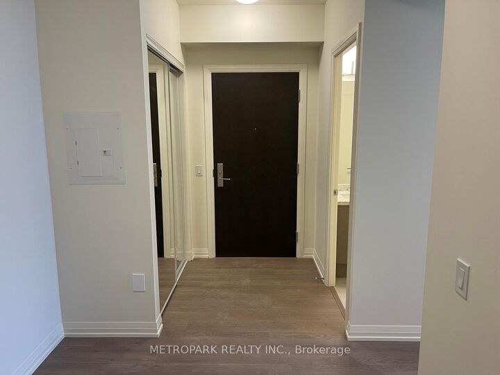Property Photo:  9000 Jane Street 1506  ON L4K 2M9 