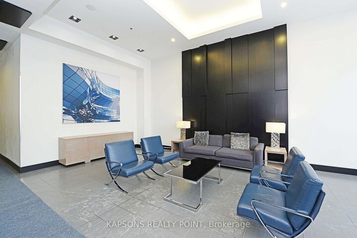 Property Photo:  4070 Confederation Parkway 2204  ON L5B 0E9 