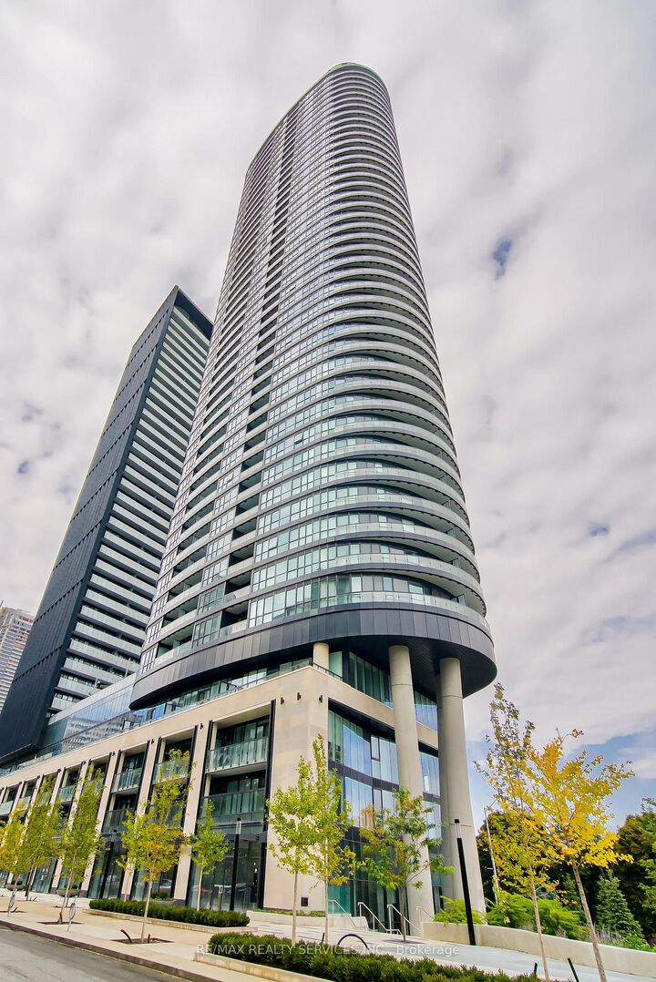 Property Photo: 585 Bloor Street E 2321 ON M4W 0B3