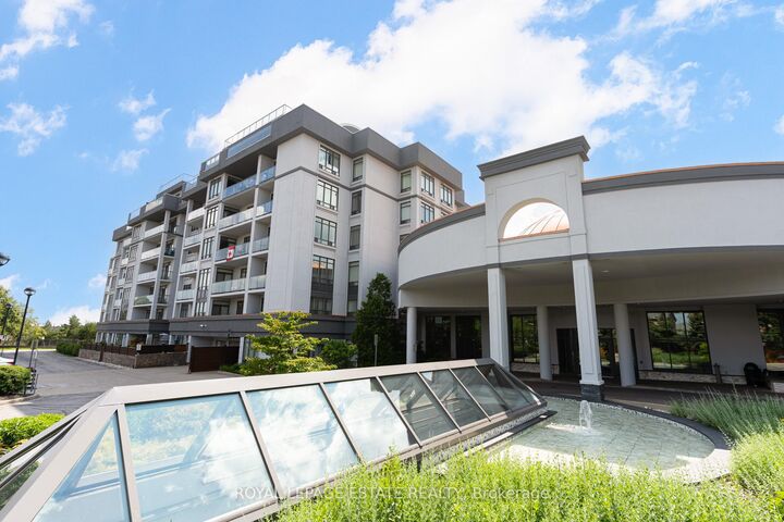 Property Photo:  11121 Yonge Street 110  ON L4C 0S7 