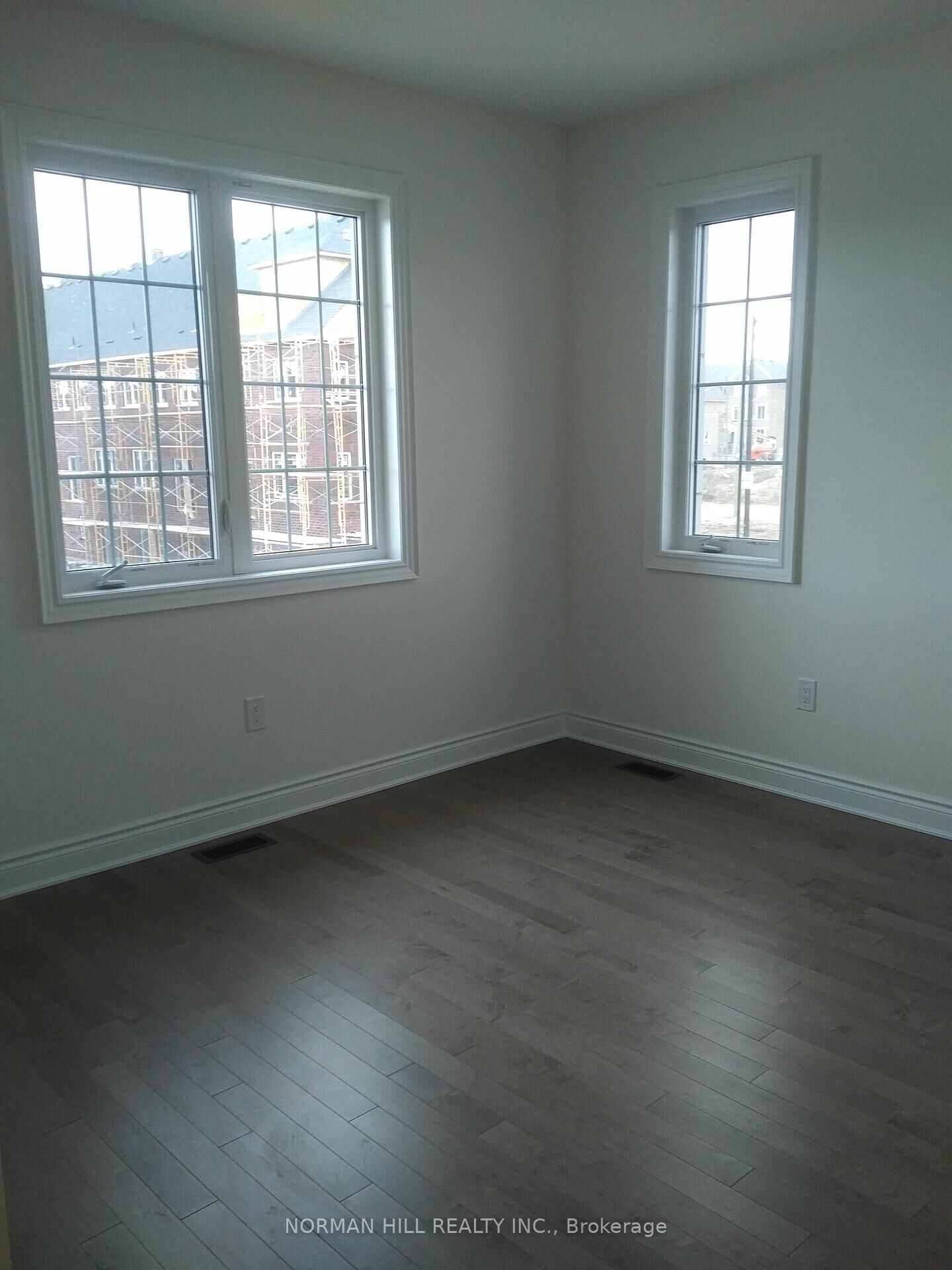 Property Photo:  101 Hartney Drive  ON L4S 0K6 