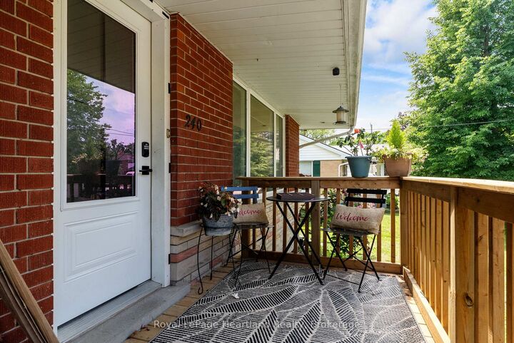 Property Photo:  240 Elm Avenue N  ON N4W 3E8 