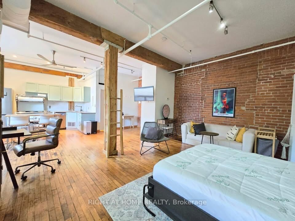 Property Photo:  121 Prescott Avenue 12  ON M6N 3G8 