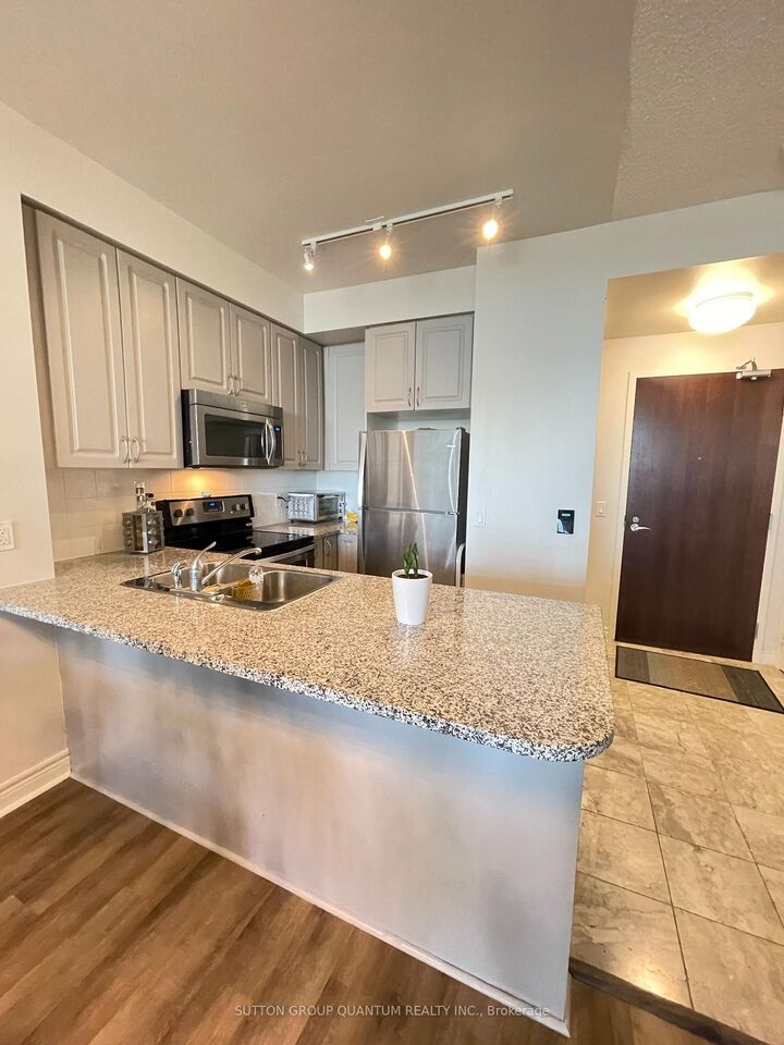 Property Photo: 339 Rathburn Road W 2312 ON L5B 0K6