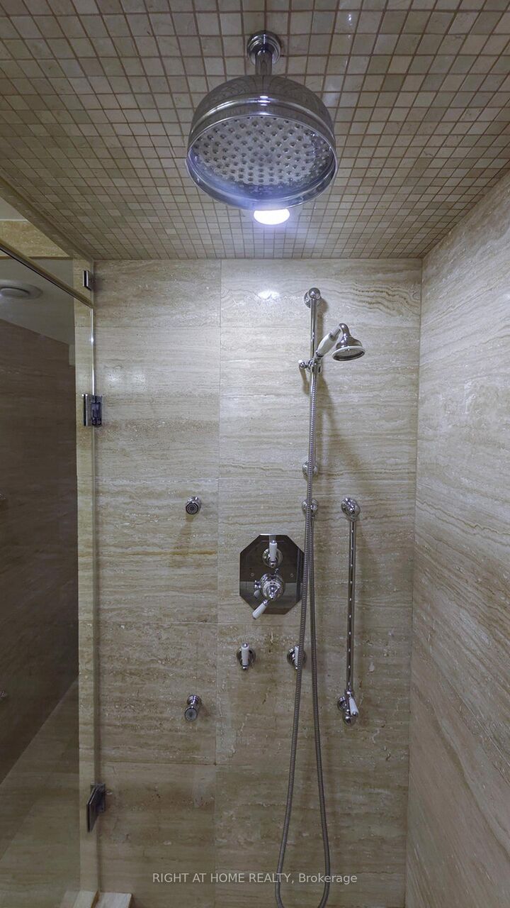Property Photo: 100 Antibes Drive 2805 ON M2R 3N1